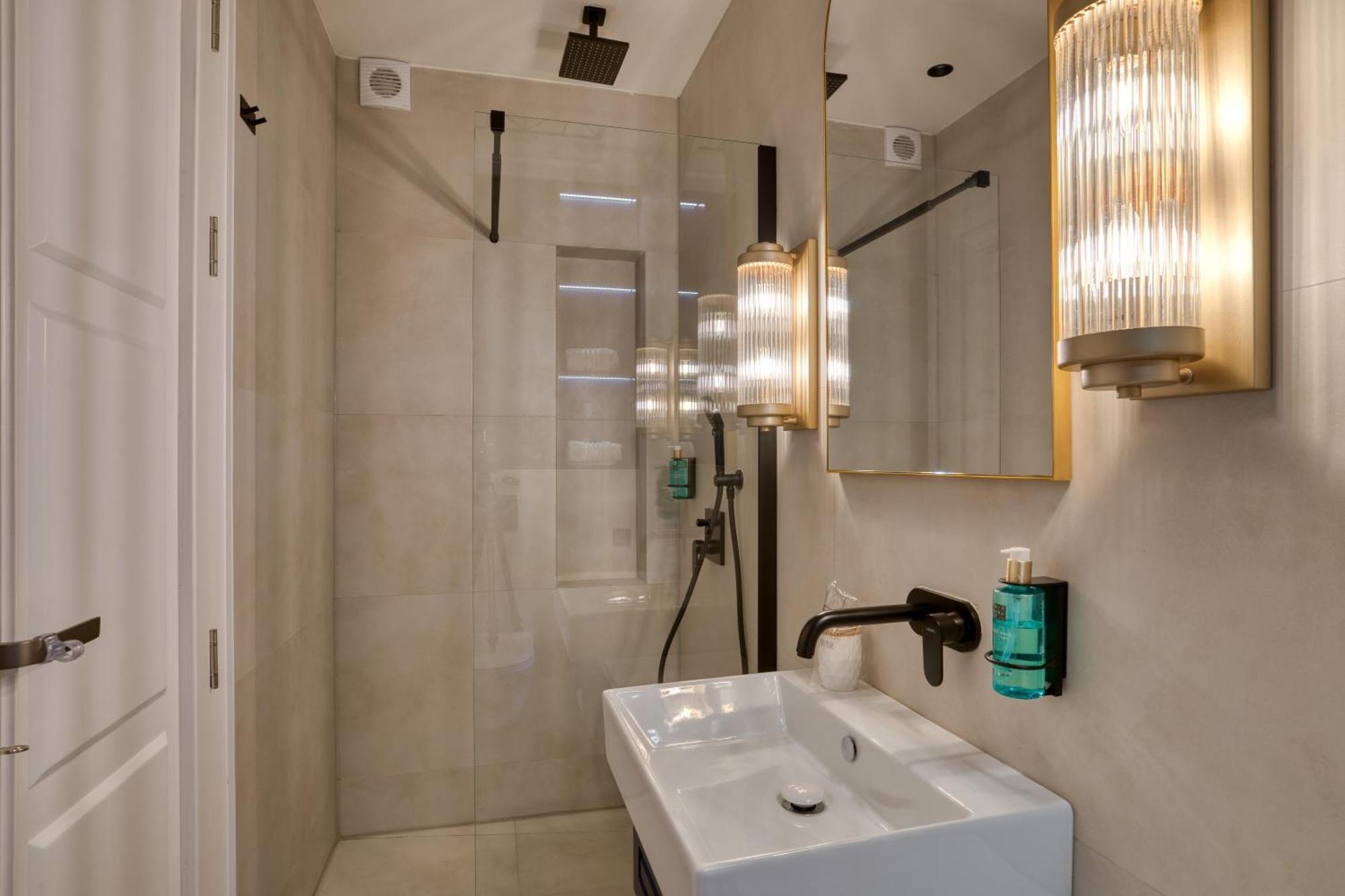 Hive Luxury Suites By Mn Property Котор Екстер'єр фото
