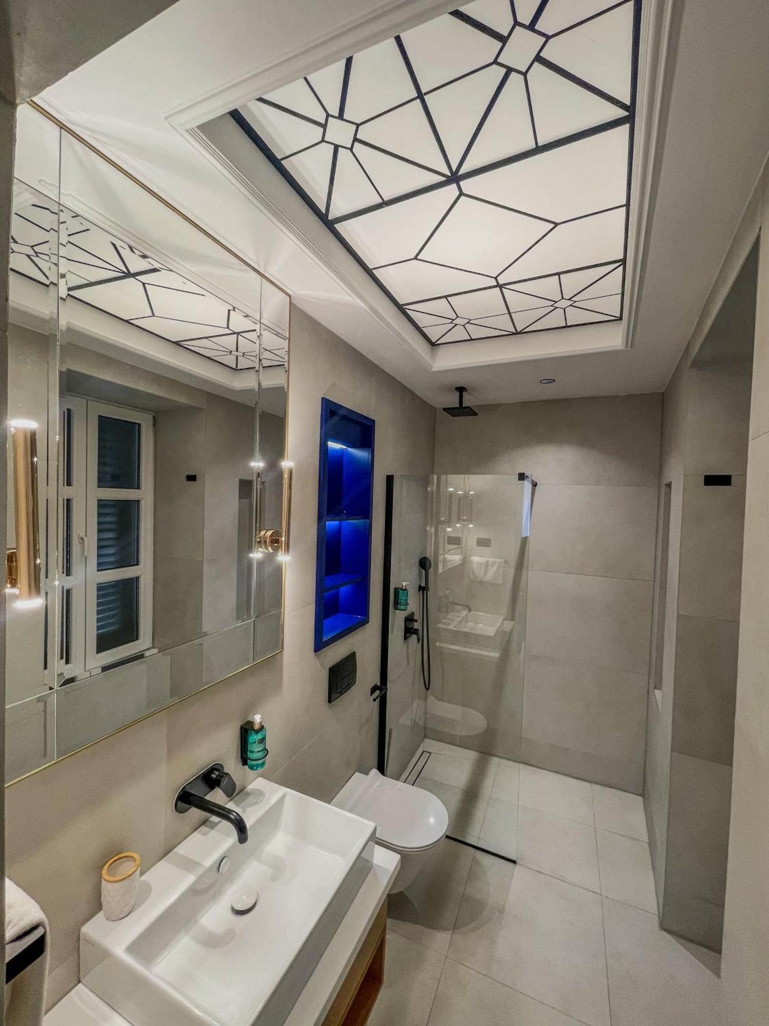 Hive Luxury Suites By Mn Property Котор Екстер'єр фото