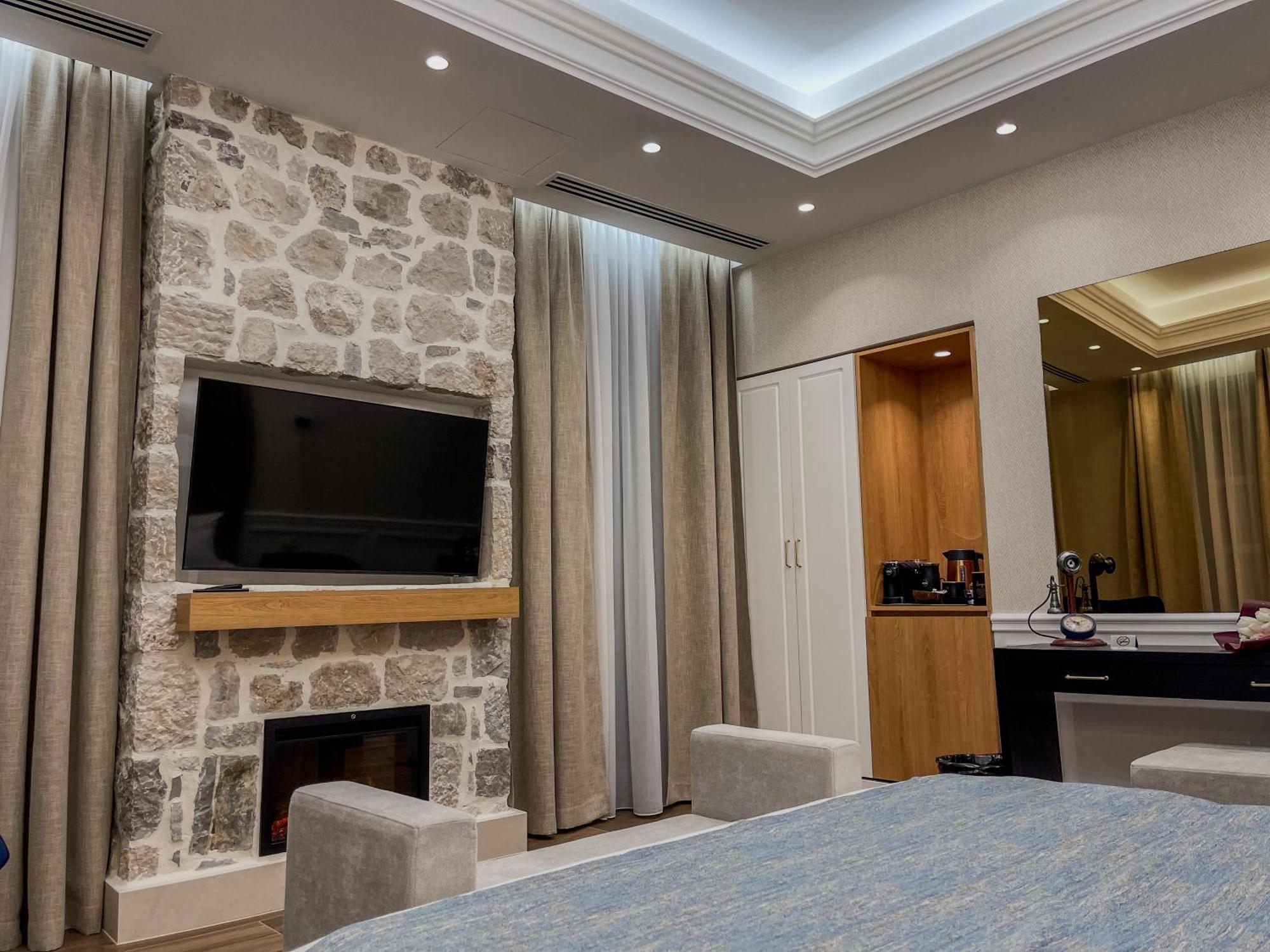 Hive Luxury Suites By Mn Property Котор Екстер'єр фото